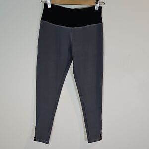 Lululemon Athletica Gray and Black Leggings with Stretchy Fit